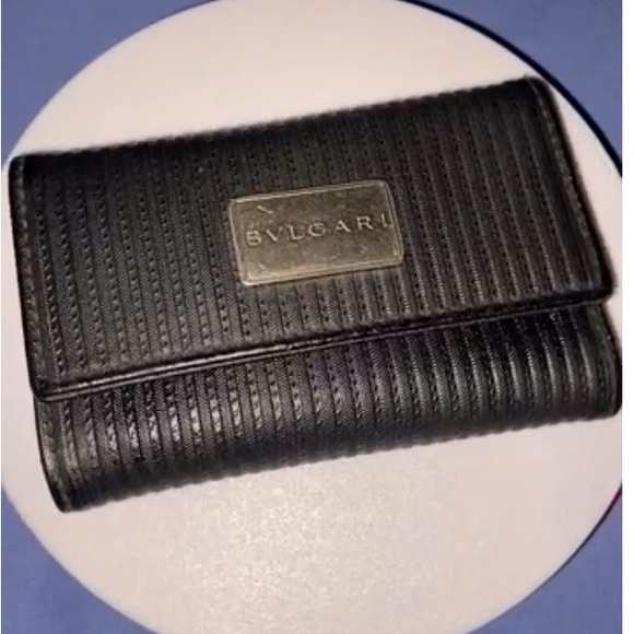 Authentic BVLGARI Ribbed 4 Prong Leather Key holder In Excellent Condition - Picture 3 of 10